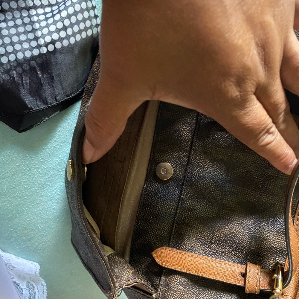Small mk bag - Picture 2 of 8